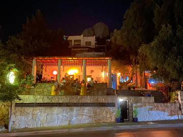 Chambre d’hôte pour 2 personnes, avec terrasse ainsi que jardin et vue, animaux acceptés à Bodrum