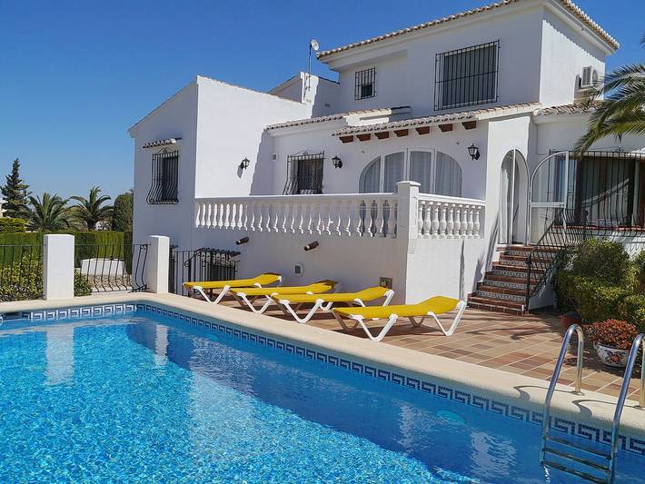 Casa de vacaciones para 4 personas, con jardín además de piscina y balcón, Familias con niños en Benitachell