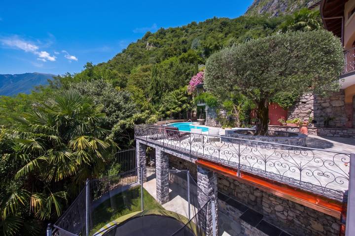 Villa Isola Verde (Main Villa) in Cressogno, Valsolda