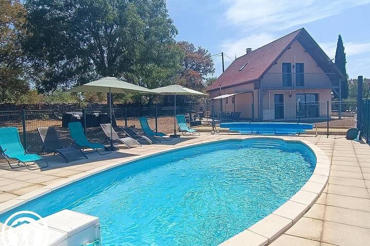 Location de vacances pour 8 personnes, avec jardin à Fontanes-du-Causse