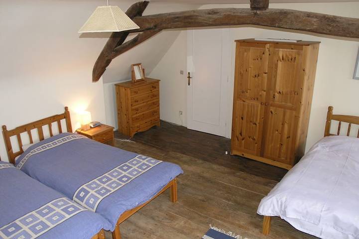 Gîte pour 15 personnes, avec jardin à Saint-Georges-de-Reintembault - 4