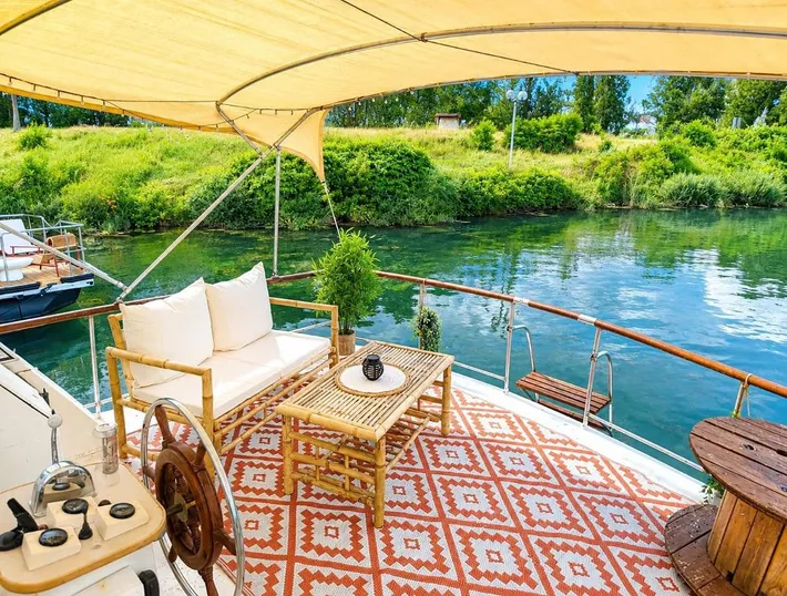 Bateau pour 4 personnes, avec terrasse et vue - 1