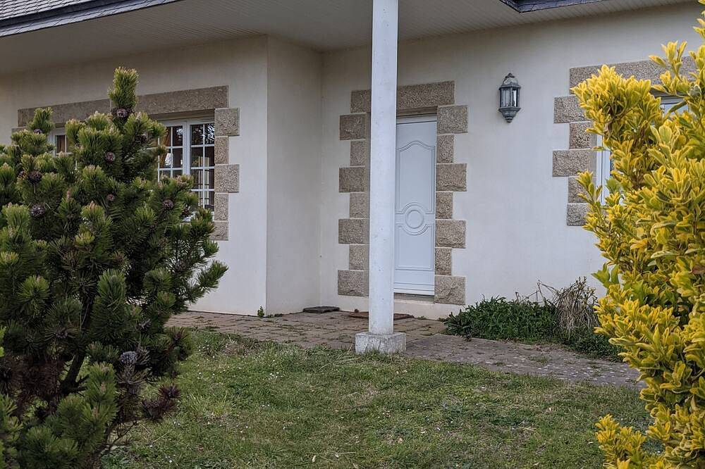 Spacious neo Breton 1 km from the beach in Loctudy, Côte de Cornouaille