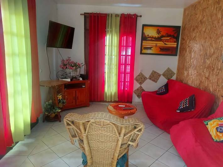 Gîte pour 10 personnes, avec jardin et terrasse à Grand-Bourg - 2