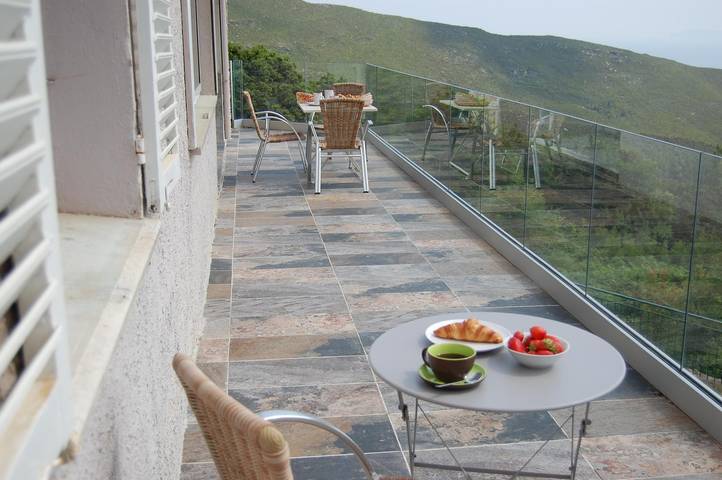 Gîte pour 14 personnes, avec Terrasse ainsi que Piscine et Vue à Sisco - 3