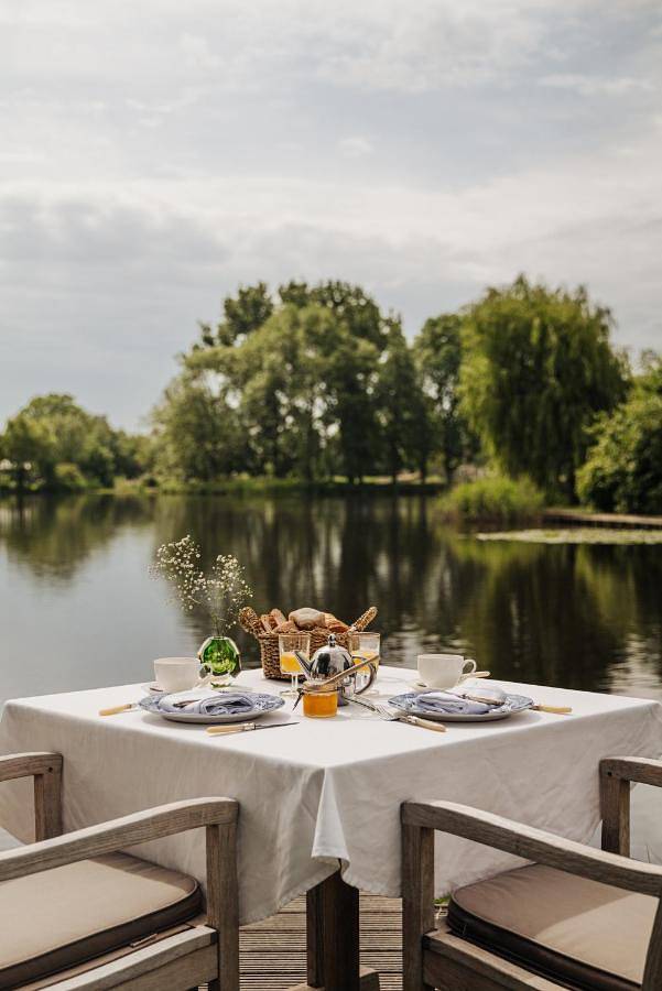 Inn on the Lake in Gouwzee