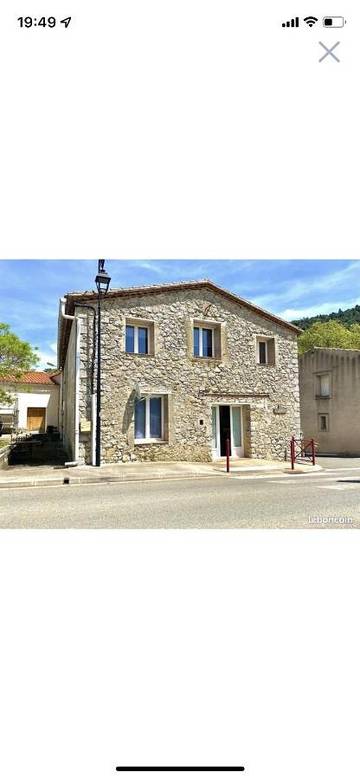 Gîte pour 6 personnes, avec terrasse et vue, animaux acceptés à Laroque-de-Fa