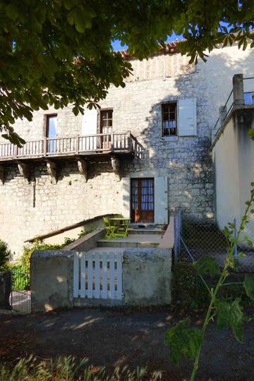 Gîte pour 6 personnes, avec jardin à Issigeac