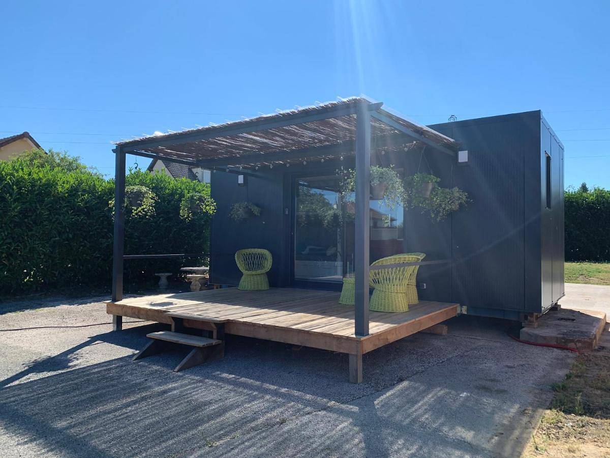 Appartement entier, Two-Bedroom Apartment in Toulon-sur-Arroux, Région de Charolles