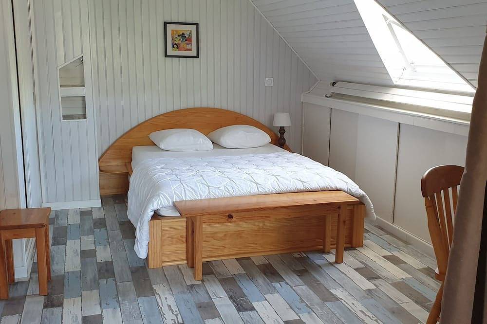 Very nice house with large terrace in the center of Concarneau in Concarneau, Quimper region