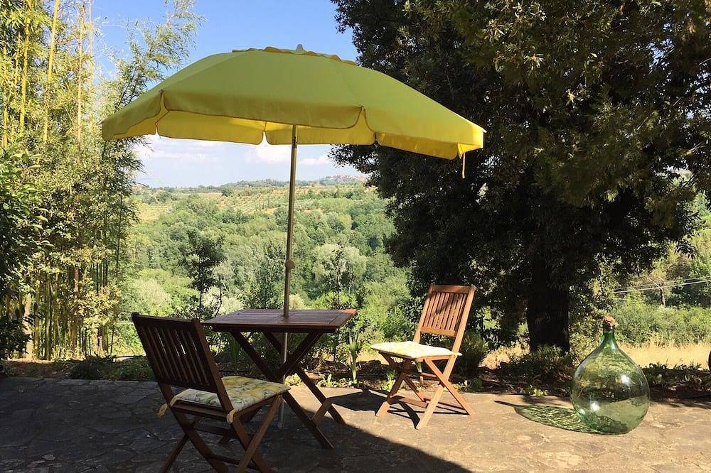Ganze Wohnung, Liebevoll gepflegtes Bauernhaus, La Terrazza (2P), 360° Panoramablick in Alberi, Florenz Provinz