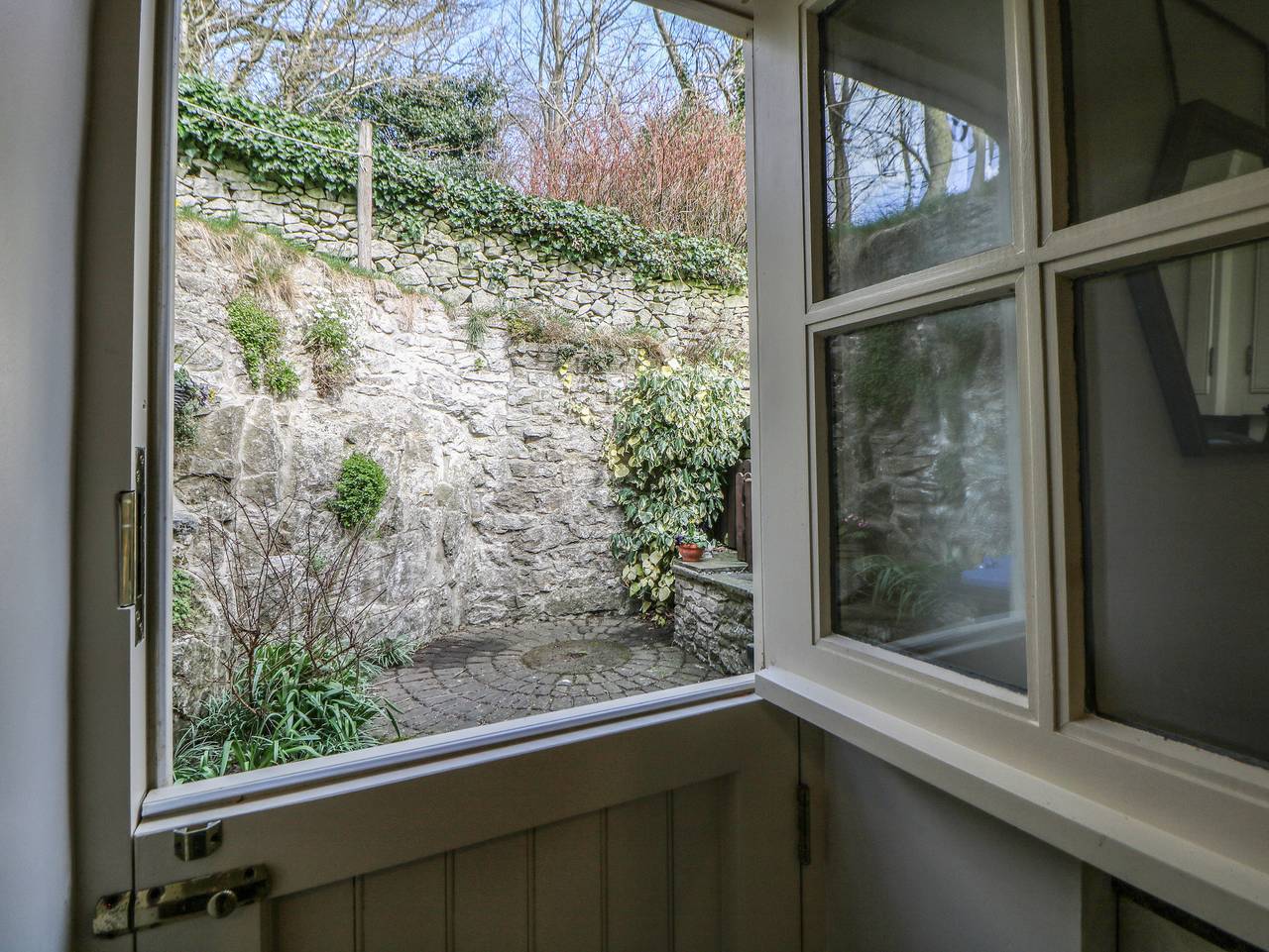 4 Alma Road in Tideswell, Derbyshire