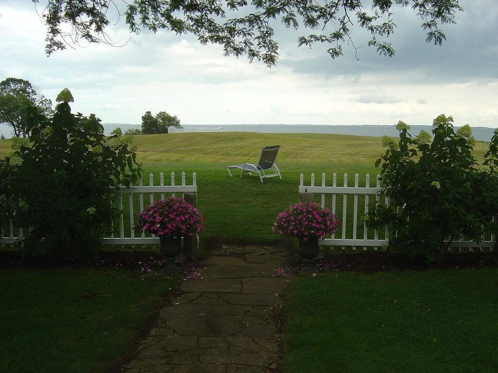 Elegantes historisches Anwesen mit neun Schlafzimmern auf 13 Morgen mit Blick auf Long Island Sound in Old Lyme, Connecticut