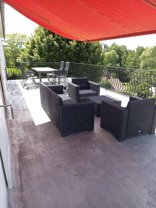 Location de vacances pour 6 personnes, avec Balcon et Terrasse ainsi que Jardin et Vue à Châtillon-en-Bazois