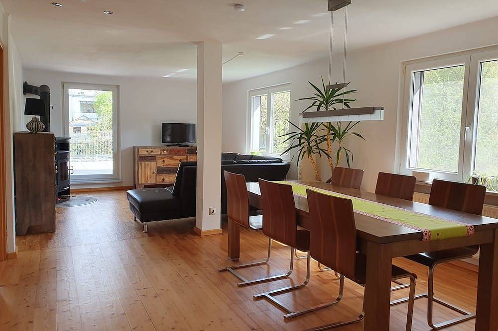 Ganze Wohnung, Fewo mit gr. Dachterrasse Nähe Trier, Eifel, Luxemburg und Moseltal in Newel, Landkreis Trier-Saarburg