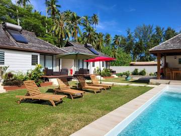 Chambre d’hôte pour 2 personnes, avec vue et piscine ainsi que terrasse et jardin dans Mo'orea