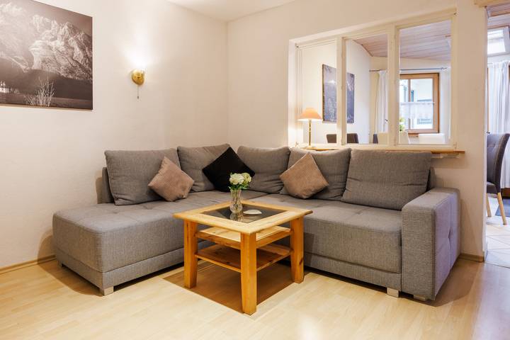 Ganze Ferienwohnung, Ferienwohnungen Scheiblegger inkl. Chiemgaukarte - Ferienwohnung Unternberg 45qm, Terr., Küche, Behinderteng., 1 Schlafzimmer in Ruhpolding, Bayerische Alpen