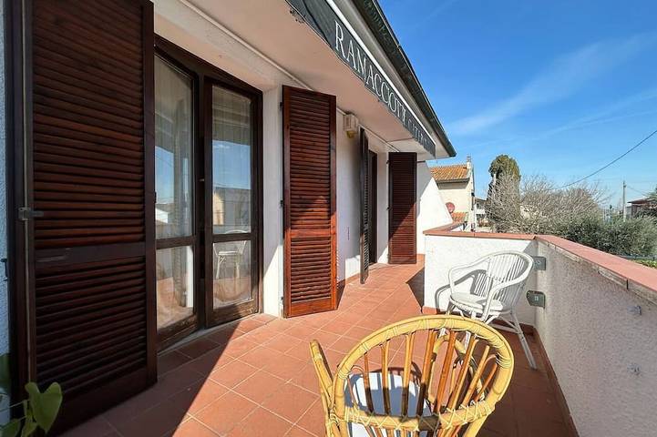 Ferienwohnung für 5 Personen, mit Balkon in Bientina