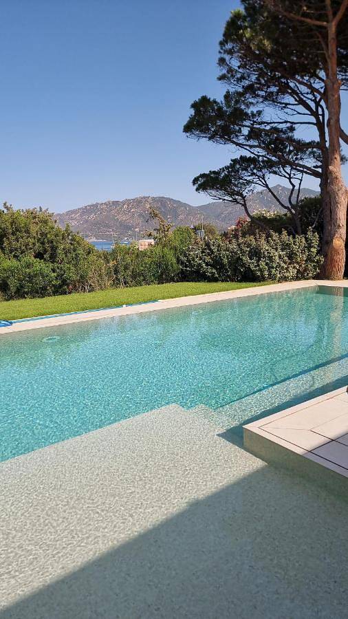 Villa con piscina per 6 persone, con Terrazza e Giardino nonché Piscina e Panorama a Villasimius