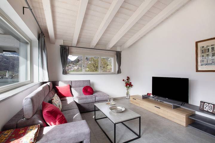 Appartamento intero, Appartamento 'Residence Soleluna - Loft Sirio' con vista montagna e terrazza privata in La Cretaz-Roisan, Comune di Roisan
