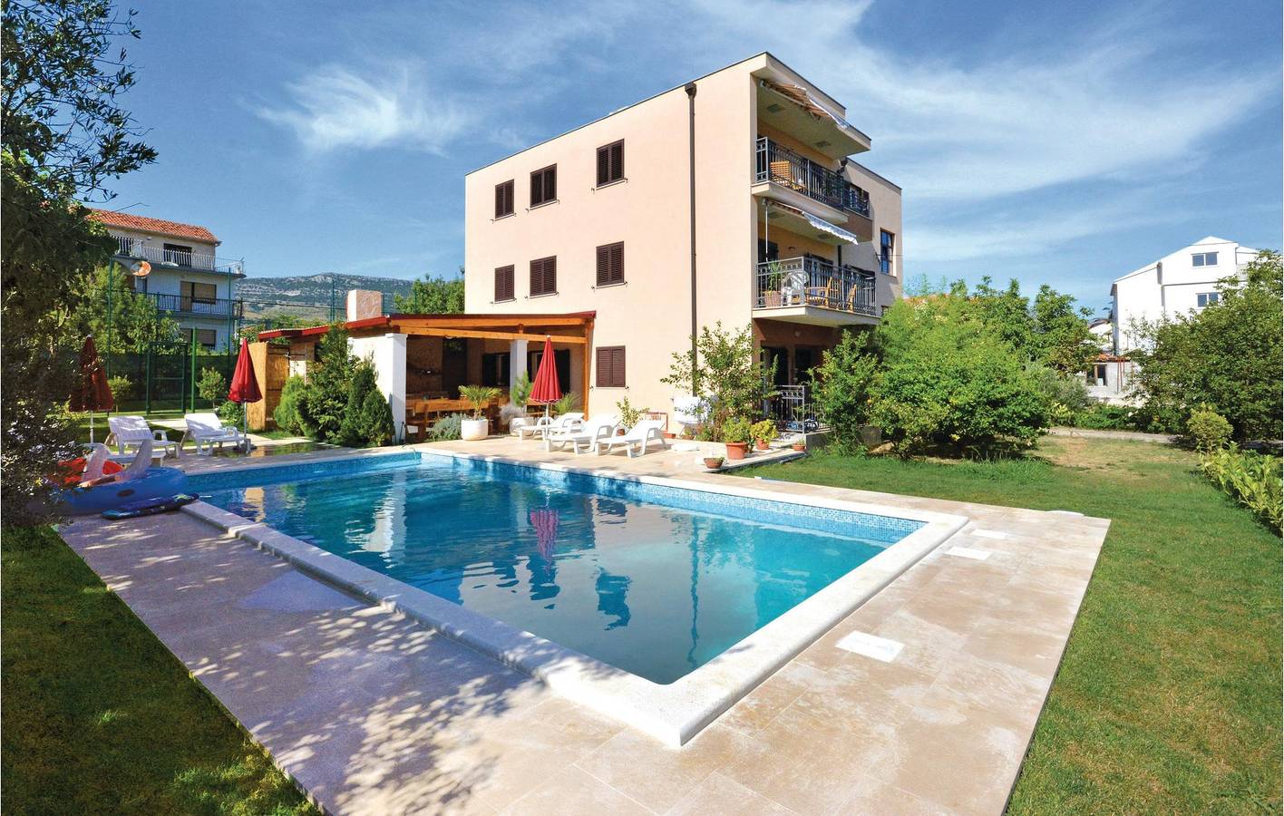 Ferienhaus für 16 Personen mit Terrasse in Kastel Novi, Kaštela
