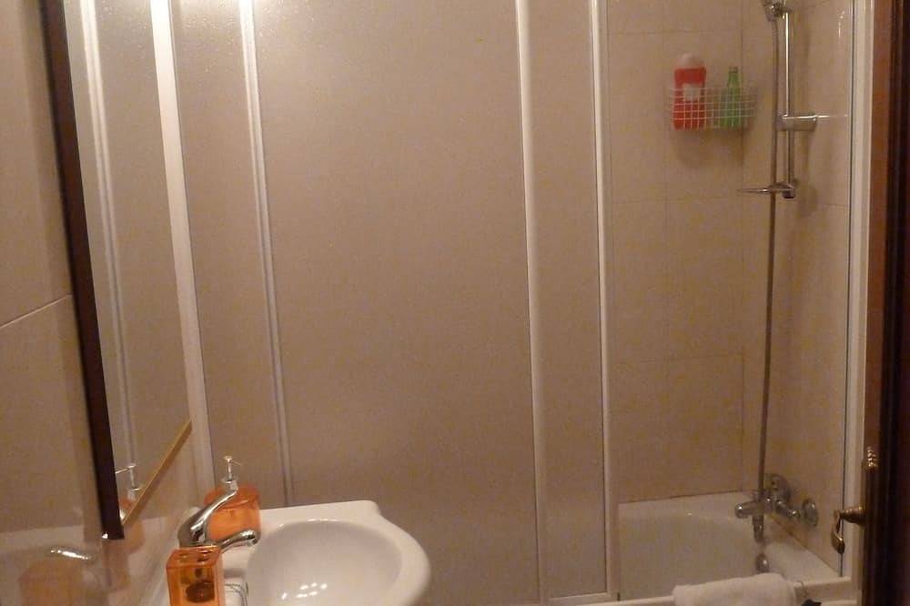 Entire apartment, Vot Rupurupay B in Aldeadávila de la Ribera, Parque Natural de las Arribes del Duero