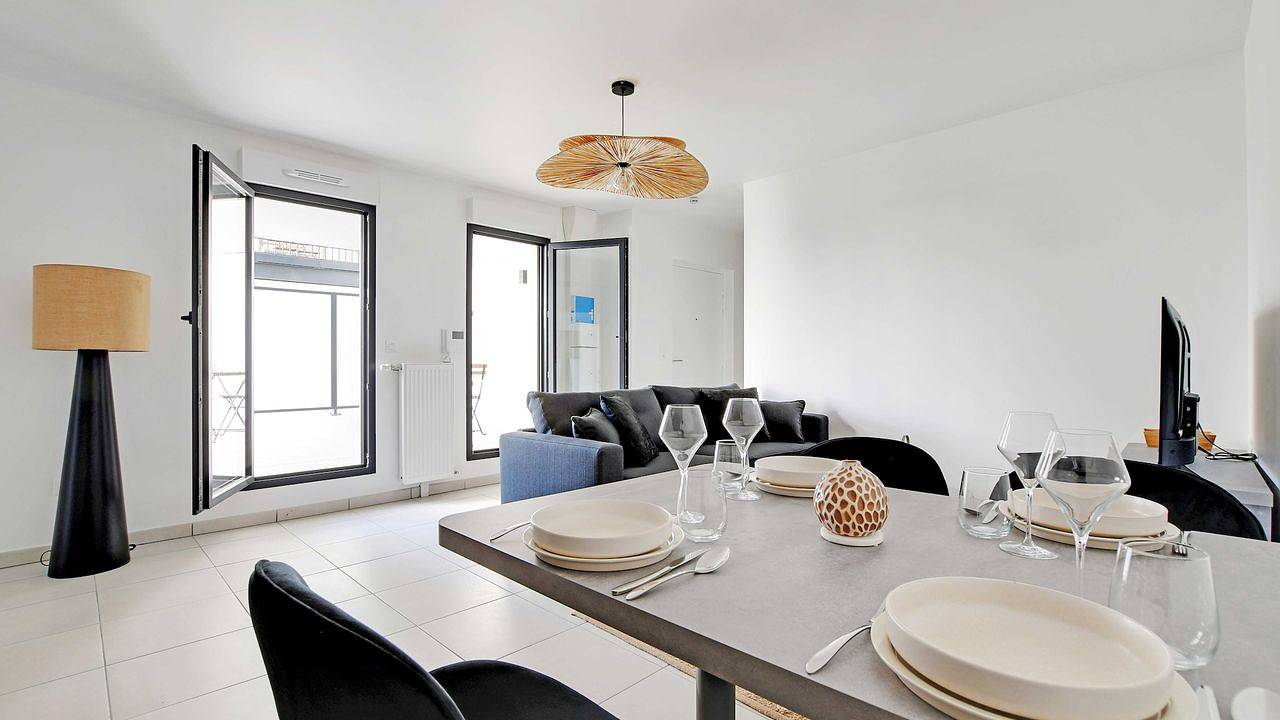 Appartement de vacances entier, Ferienwohnung mit Schlafzimmer in Suresnes in Suresnes, Hauts-de-Seine