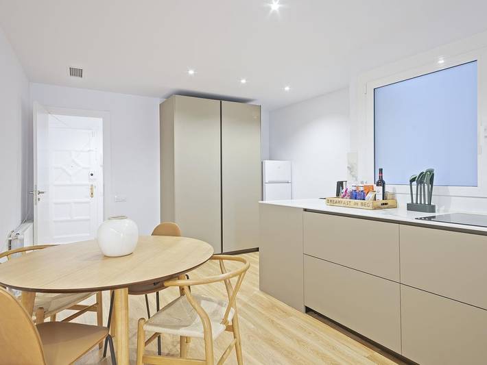 Appartement de vacances entier, Appartement de vacances pour 8 personnes avec balcon in Sant Cugat del Vallès, Barcelone l'intérieur des terres