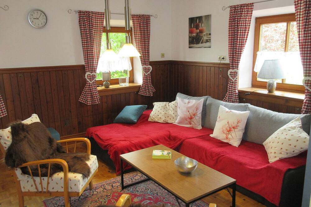Ferienhaus für 12 Personen, 6 Sz, Blick in Berchtesgadener- u. Chiemgauer Alpen in Kirchanschöring, Rupertiwinkel