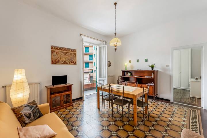 Apartamento de vacaciones para 5 personas, con piscina para niños además de balcón y vistas al mar, Familias con niños - 1