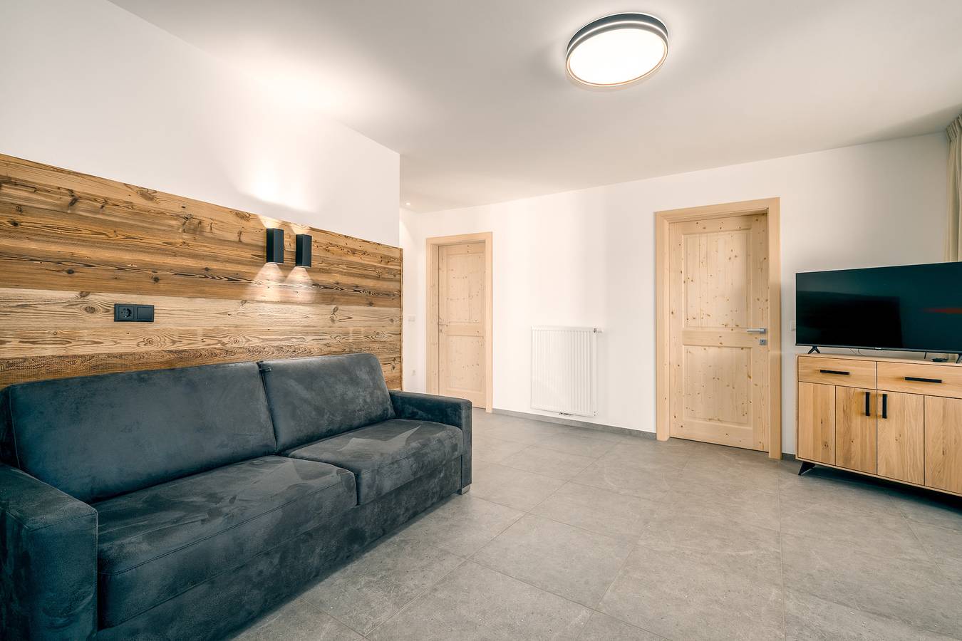 Apartamento entero, Apartamento 'Gala' con vistas a la montaña, jardín compartido y Wi-Fi in Albes, Bresanona