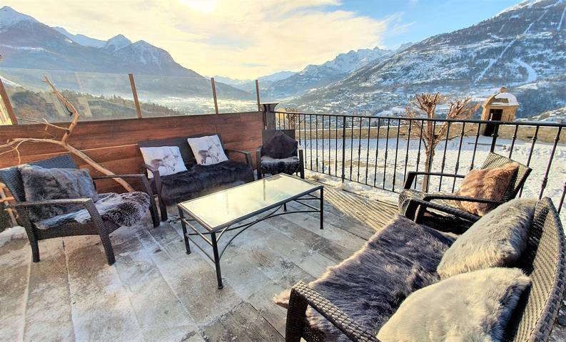 Gîte pour 8 personnes, avec terrasse dans Office De Tourisme De Briancon