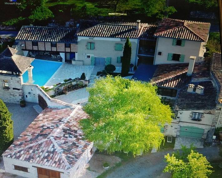 Location de vacances pour 4 personnes, avec Terrasse et Jardin ainsi que Piscine et Sauna à Labarthe-Bleys