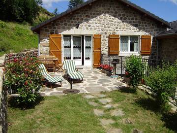 Gîte pour 6 personnes, avec terrasse en Ardèche