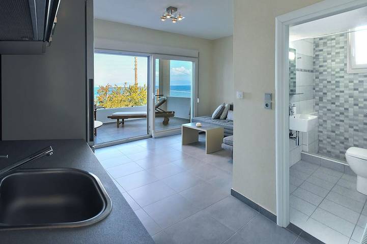 Ganze Wohnung, Balkone am Meer - Die Weiße Wohnung in Skala Sotiros, Thassos