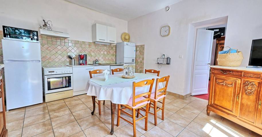 Gîte pour 5 personnes, avec piscine ainsi que jardin et terrasse à Chisseaux - 3