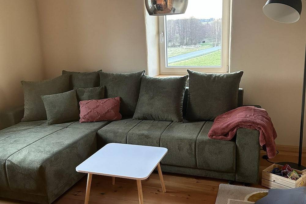 Ganze Wohnung, Großzügige Ferienwohnung für 5 mit Sauna, Garten & Zirbenholz in Bärnau, Naturpark Nördlicher Oberpfälzer Wald