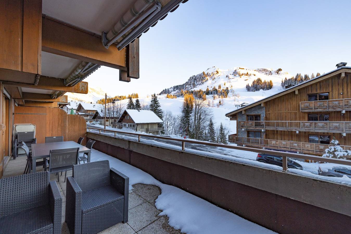 Ganze Wohnung, Appartement „L'origan“ mit Bergblick, privater Terrasse und Wlan in Chinaillon, Le Grand-Bornand