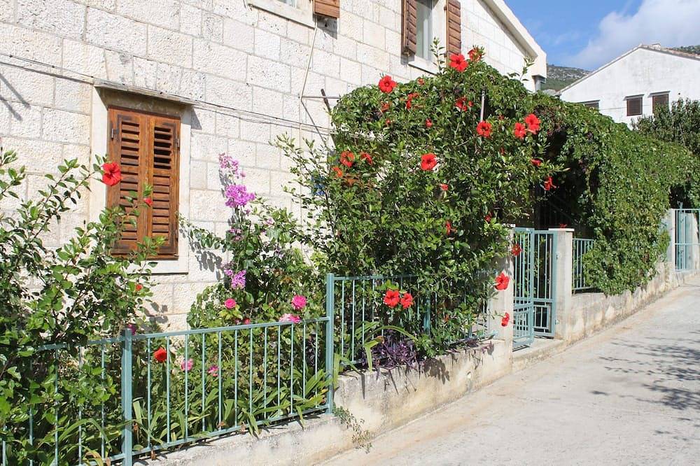 Ganze Wohnung, 1-Zimmer-Ferienwohnung mit Klima Komiza, Vis (A-2450-b) in Komiza, Vis