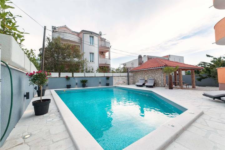 Ganze Wohnung, Ferienwohnung für 3 Personen mit Balkon in Srima, Šibenik-Knin