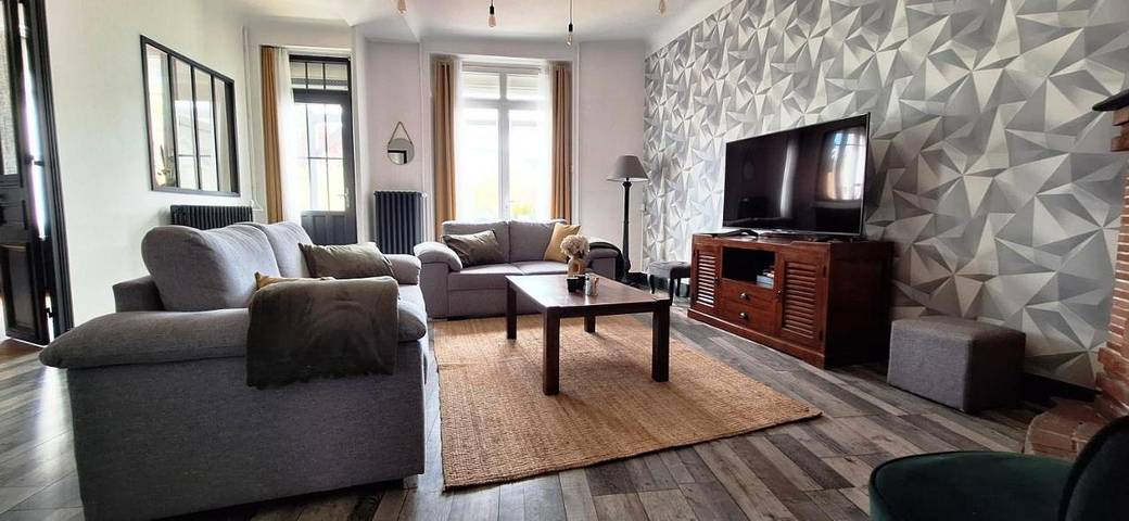 Location de vacances pour 8 personnes, avec Terrasse et Jardin dans Jussy