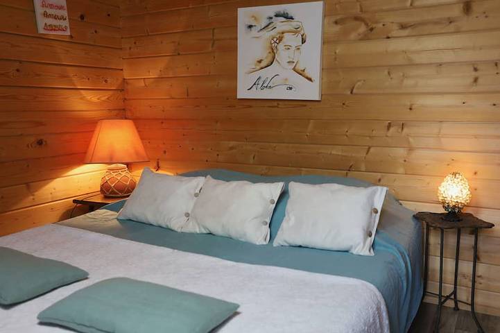 Gîte pour 2 personnes, avec sauna ainsi que jardin et terrasse, animaux acceptés à Mimet - 3