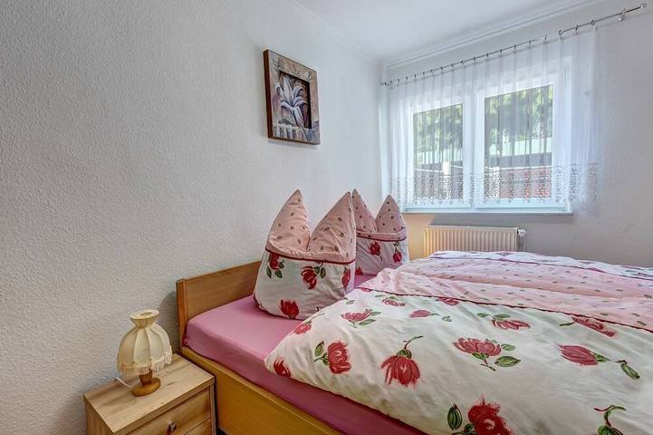 Bungalow für 2 Personen, mit Terrasse und Garten in Karlshagen - 2