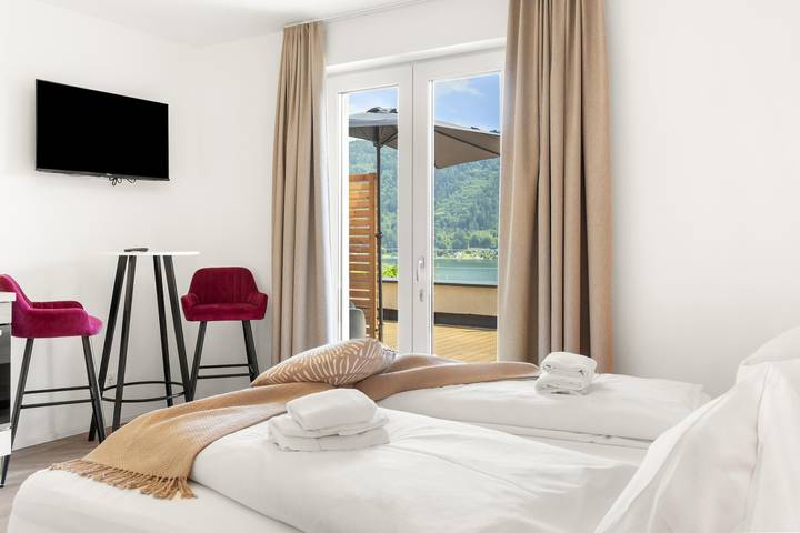 Ganze Ferienwohnung, 2er Seeblick Studio mit Terrasse in Treffen am Ossiacher See, Gerlitzen