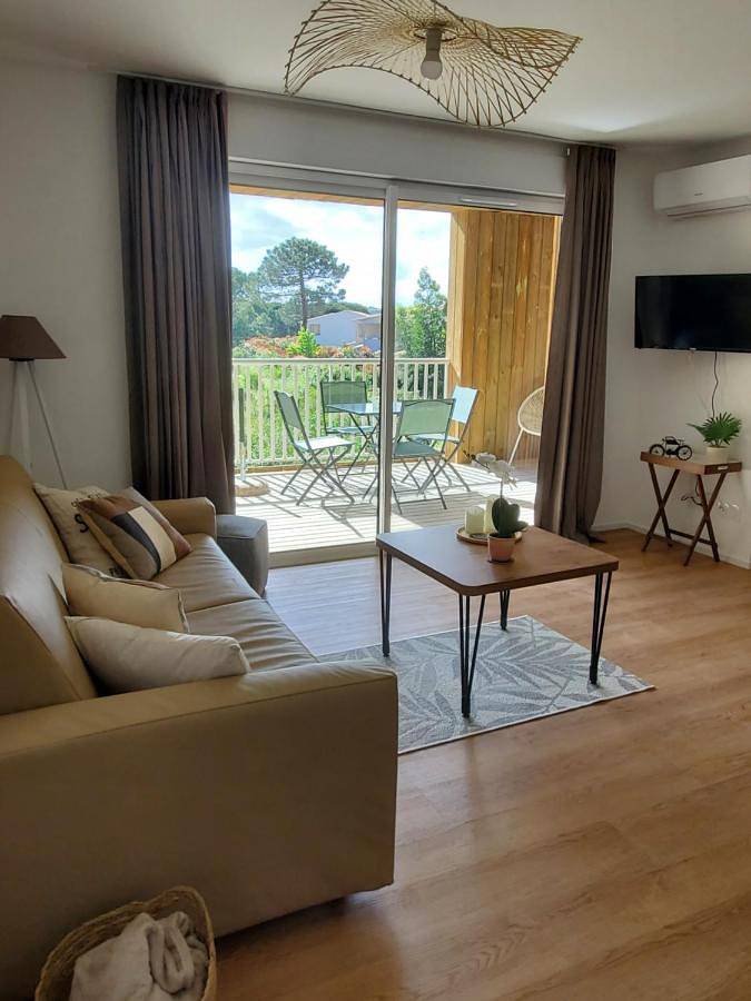 Gîte pour 4 personnes, avec vue ainsi que jardin et piscine dans Plage Cala Rossa - 2