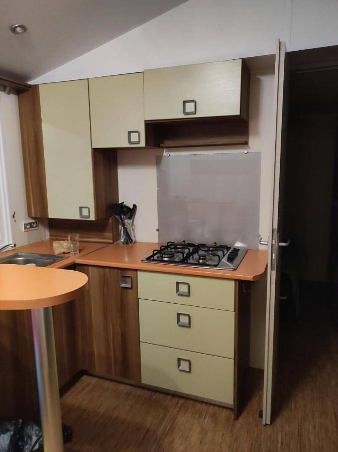 Camping pour 6 personnes, avec terrasse à Sigean - 4