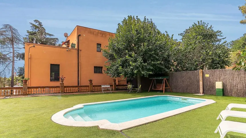 Apartamento de vacaciones para 10 personas, con piscina además de jardín y vistas - 1