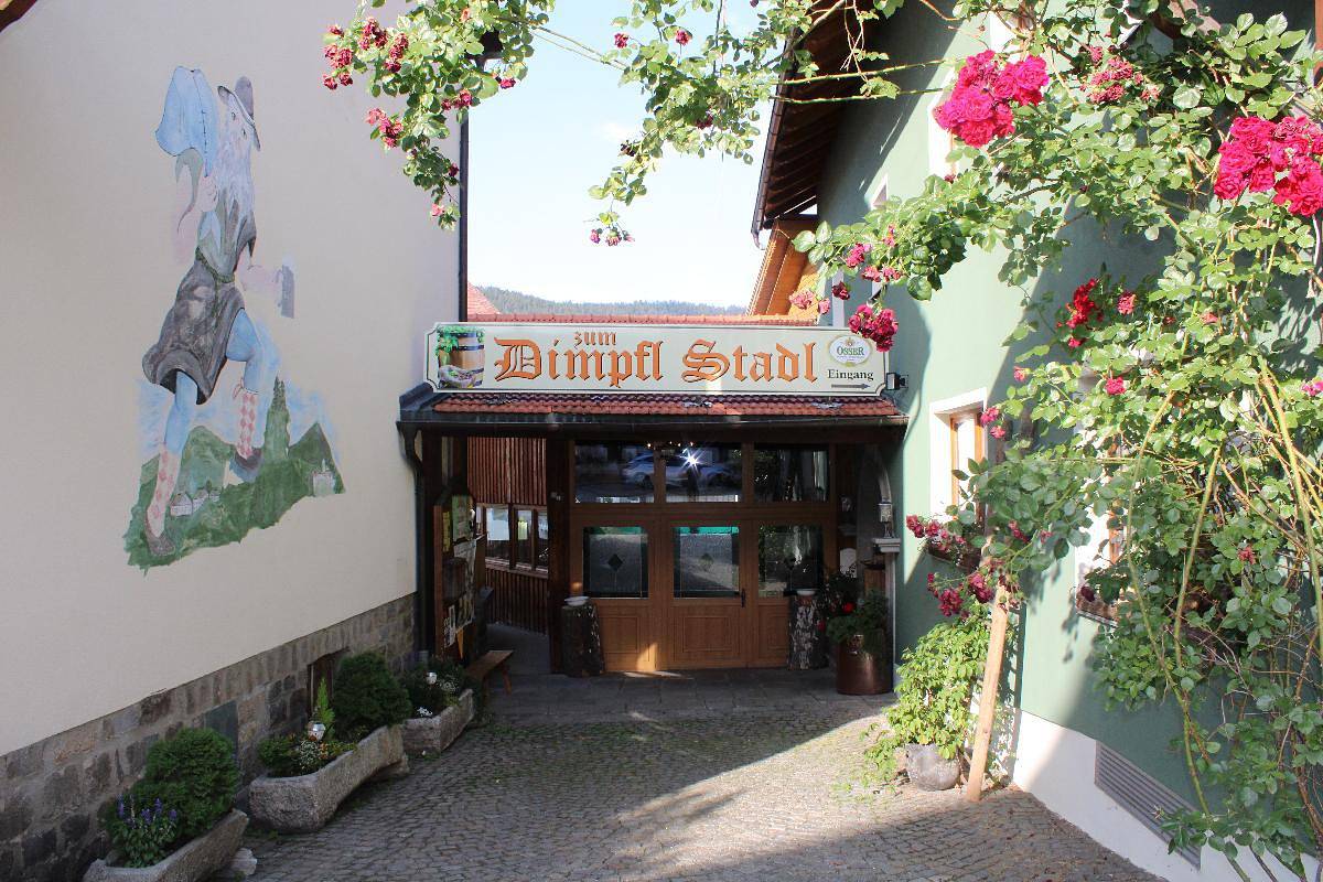 Bayerische Gastwirtschaft Dimpfl-Stadl - Ferienwohnung 100qm in Lam, Ostbayern