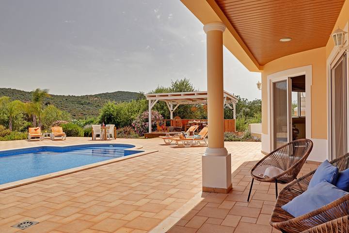 Location de vacances pour 10 personnes, avec balcon ainsi que balcon/terrasse et piscine dans Alte - 2