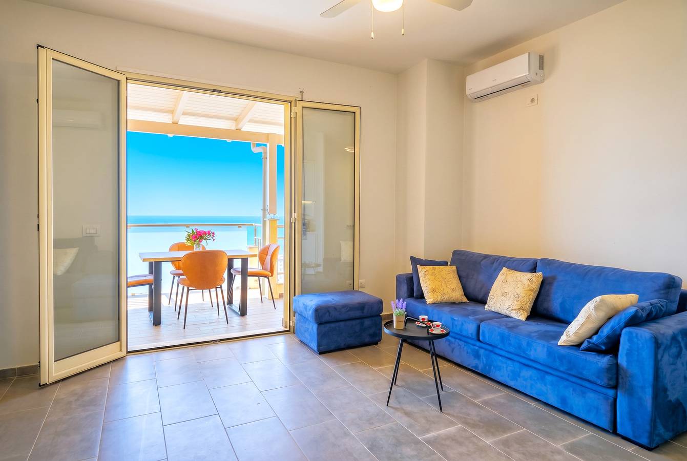 Ganze Wohnung, Ferienwohnung für 4 Personen mit Balkon in Durrës, Albanien